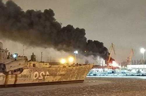 突发！俄造船厂遭导弹袭击